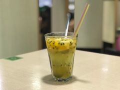 鲜橙百香果苏打-佰搭果·广式茶餐厅(西华路店)