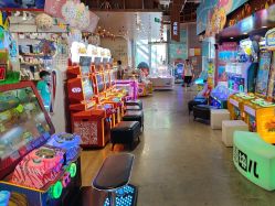 -探奇乐园蹦床公园(日月广场店)