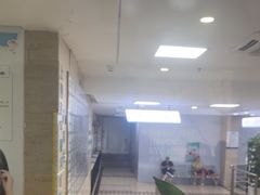 -上海大学附属上海和平眼科医院