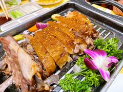 蒙古烤羊背-德乐海蒙餐