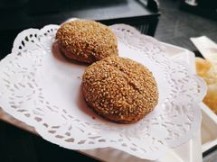 宫廷芝麻烧饼-铜来聚老北京涮肉(恒隆广场店)