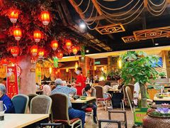 大堂-龙泉人椰子鸡.糟粕醋.海南菜(三亚旗舰店)