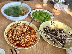 -邛海风味特色菜馆