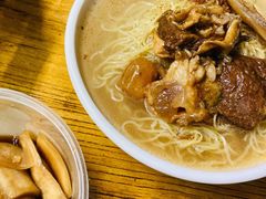 崩沙腩-小梁哥云吞面(黄贝岭店)