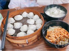 三鲜大馄饨-万寿斋(山阴路店)