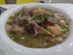 腊猪蹄炖莲藕-渝神川味馆(天盛店)