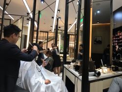 -HAIR CORNER