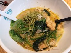 酸辣汤底-不二烫捞麻辣烫(白云凯德店)