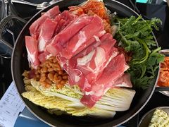 部队锅-MI WU FACTORY米屋美食工厂餐厅(绿地店)