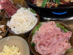 鸭肠-周幺妹重庆老火锅(银泰城总店)