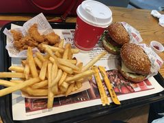 -The Habit Burger Grill 哈比特汉堡(爱琴海店)
