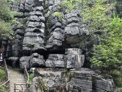 -梭布垭石林景区