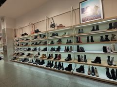 -hotwind热风(世纪东方广场店)