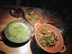 黑猪灼泉水时蔬-吃饭皇帝大(解放西路店)