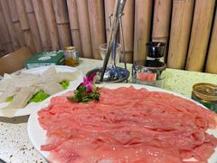 -二荆条·蜀鲜汇城市森林火锅