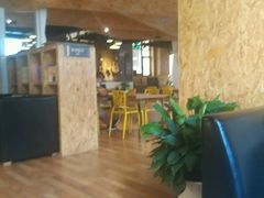 -新华里咖啡书吧(新华书店小寨店)
