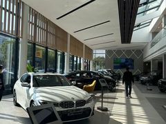 -上海宝信宝马4S店