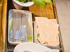 -宽板凳老灶火锅(台湾街店)