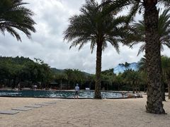 -腾冲洞山温泉村