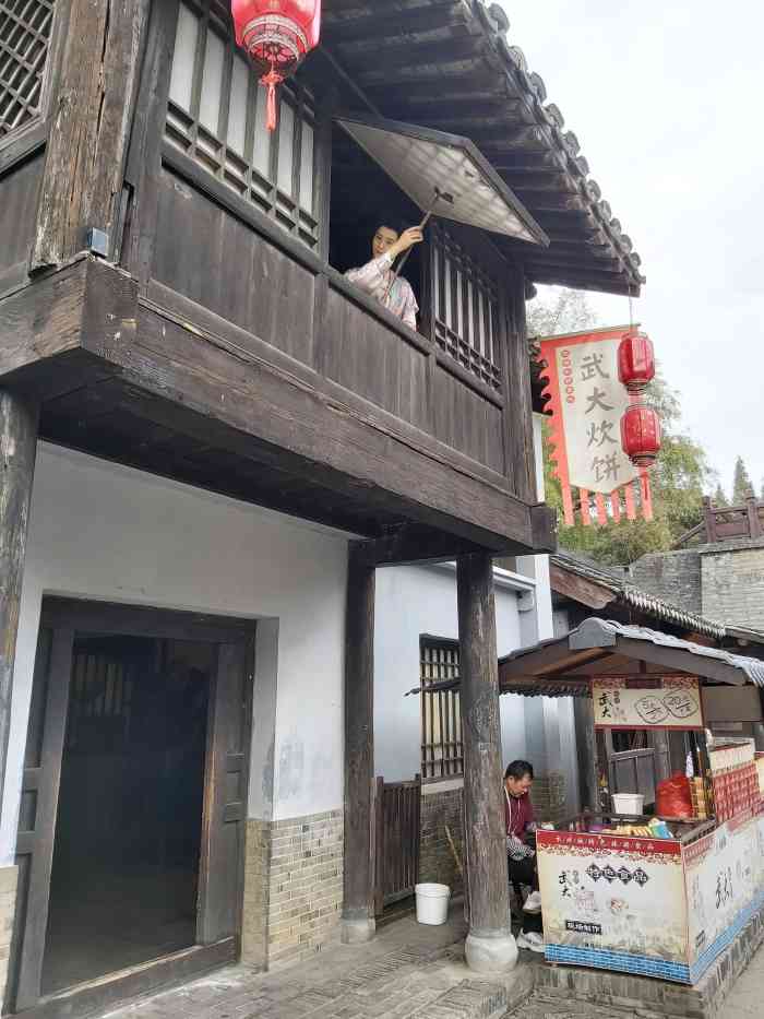 "武大炊饼"是四大名著《水浒传》里的英雄人物武松的哥哥武大郎制作的