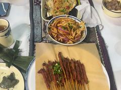 -刘姐啤酒鱼民族演艺餐厅(西街总店)