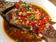香煎大鲫鱼-费大厨辣椒炒肉(万家丽一店)
