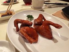 玻璃脆皮乳鸽-利苑酒家(金宝店)