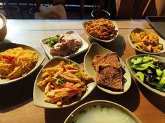 -亮亮面馆(经六路店)