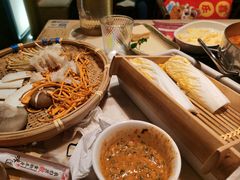 -尚尚仙·酸汤猪手·猪肚鸡火锅(华联万柳购物中心店)