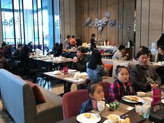 -飨食汇全日制餐厅·昆山皇冠假日酒店(九方店)