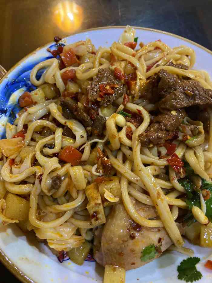 王菊面馆-"小碗剁椒牛肉面,量不算大,女生吃也不会有.