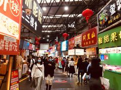 -泰龙城小吃街