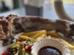 秘制猪肋排配薯条-Supine Bistro溯泮餐厅