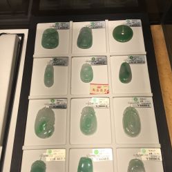 -北京七彩云南翡翠珠宝旗舰店(月坛店)