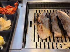 -臻牛烤肉