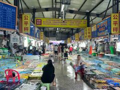-霞涌市场海鲜摆卖区