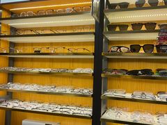 -优医视平价眼镜蔡司依视路折扣工厂店(十里堡店)