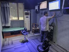 -VR 间客漫·PS电玩·虚拟现实包间游戏电竞(街道口店)