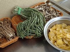 -农家院铁锅炖(西韩路店)