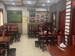 -湖南人家湘菜馆(镇江路店)