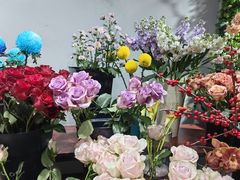 -何兮花店·气球派对鲜花店(马桥银春路万科城店)