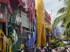 -三亚火车头万人海鲜广场