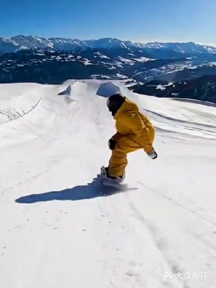 滑雪唉！这个宝贝太可爱了吧！