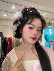 -一揽芳华汉服旗袍体验馆(拙政园店)
