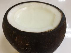 -志龙皇冠吃货椰子铺