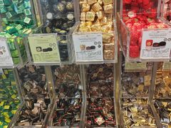 -VENCHI 闻绮(上海佛罗伦萨小镇店)