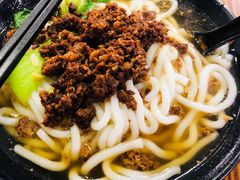 -丽虹云南过桥米线(兴工街店)