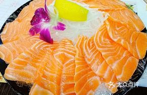 Salmon and Cucumber Sashimi Roll