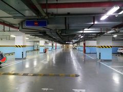 -澳门中心-办公楼地下停车场