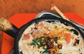 Clay Pot Noodles